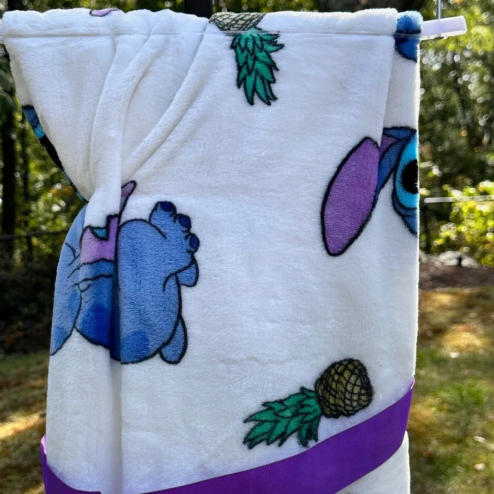 Disney Stitch Plush Throw Blanket 50x70 White Pineapple Soft Blanket New